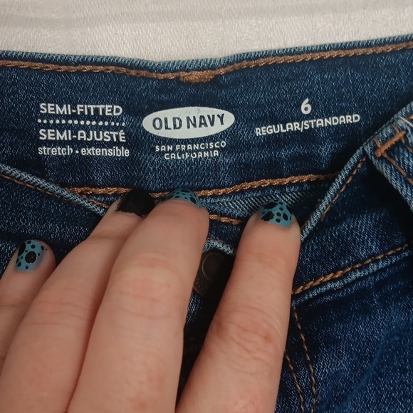 Old Navy Mid-Rise Cuffed Denim Short Size 6 - Picture 2 of 4